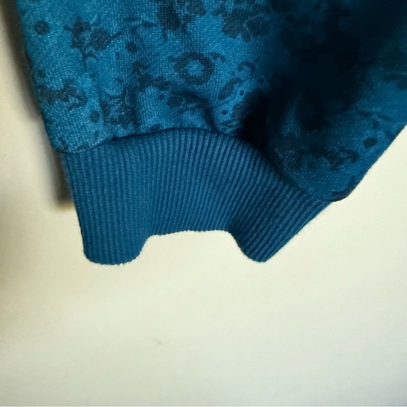 Adidas x Farm Rio Butterfly Borbomix Floral Blue and Pink Graphic Sweatshirt M - Picture 5 of 12